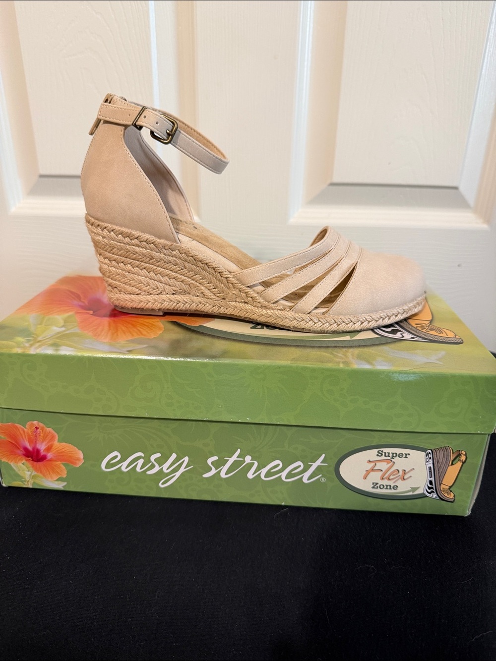 easy street Daytona Bone Espadrille-NIB
